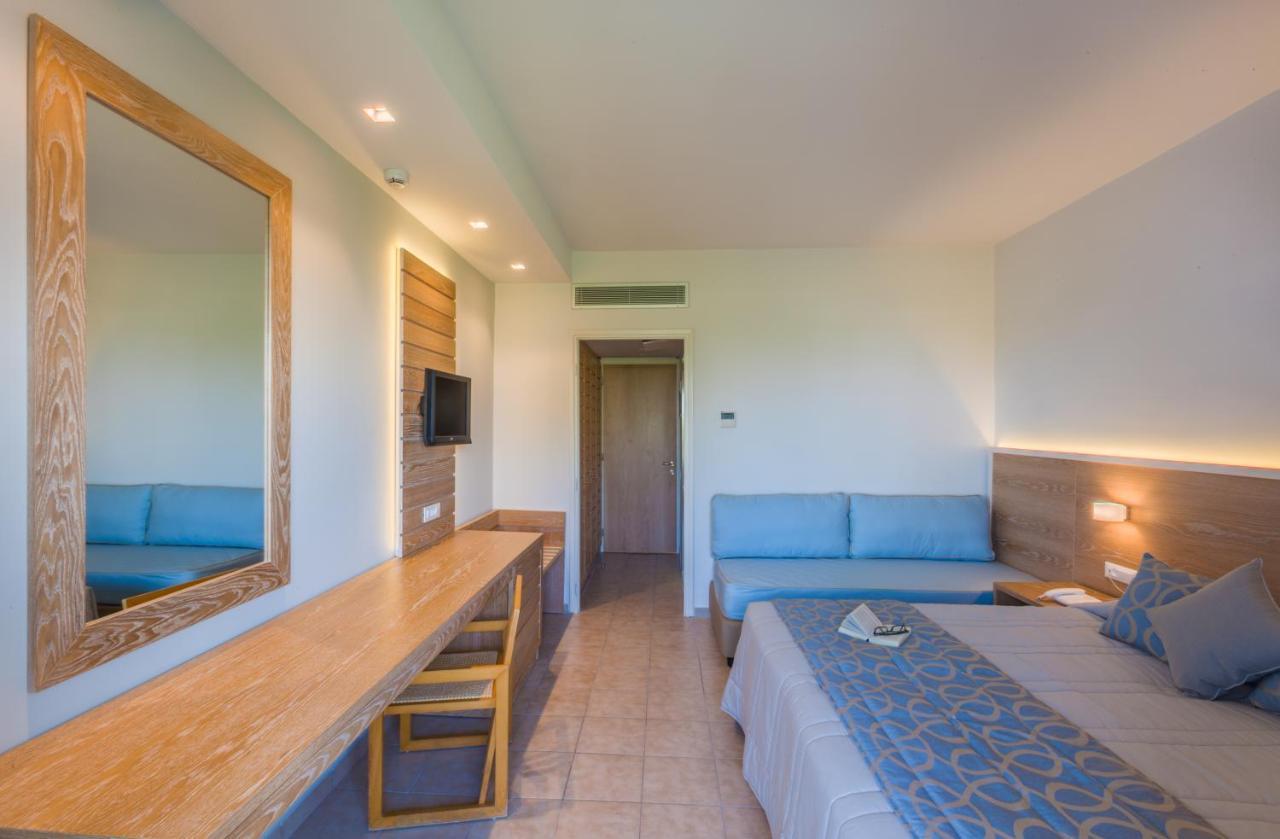 Tigaki Beach Hotel Exterior photo