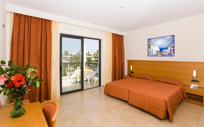 Tigaki Beach Hotel Room photo