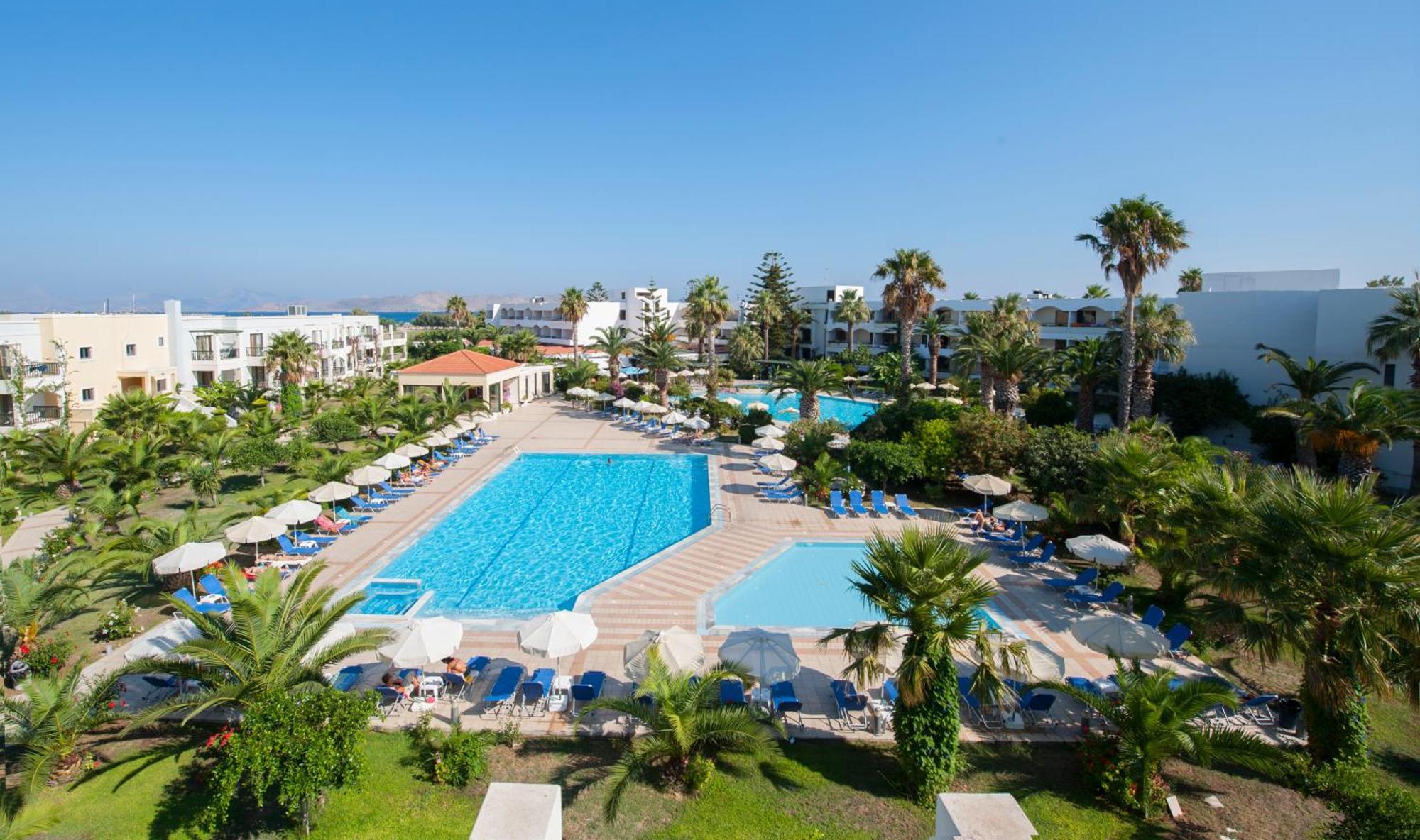 Tigaki Beach Hotel Exterior photo