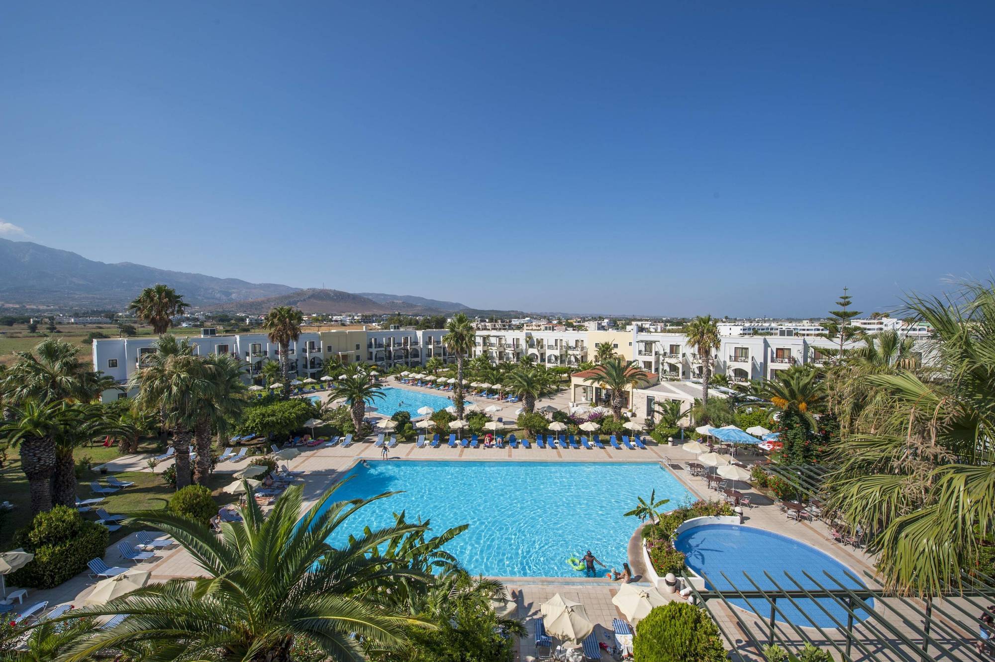 Tigaki Beach Hotel Exterior photo